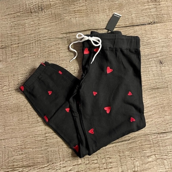 Monrow Heart Embroidered Sweatpants in Black- XS,S - Picture 7 of 10